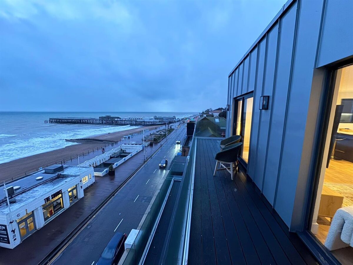 White Rock, Hastings