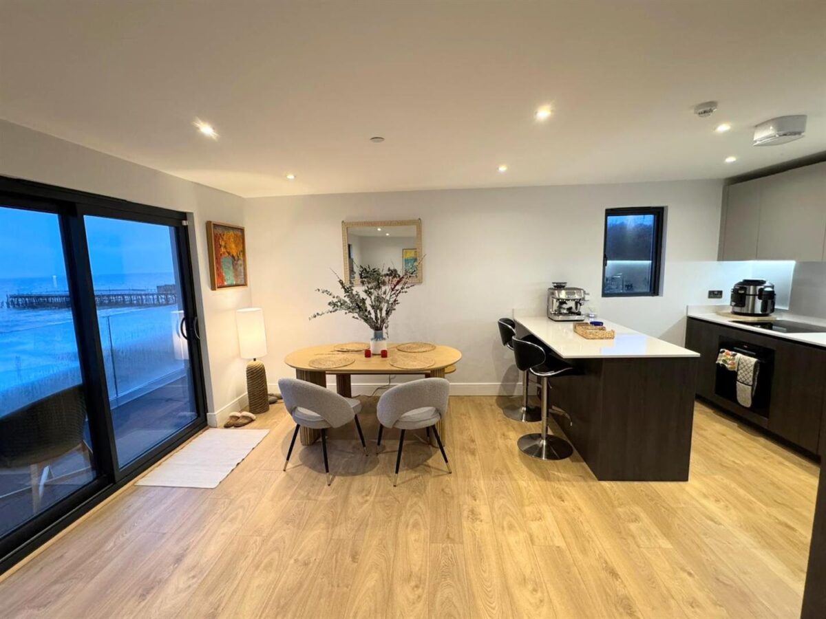 White Rock, Hastings