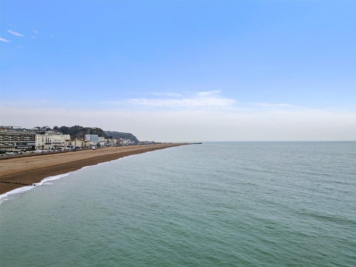 White Rock, Hastings
